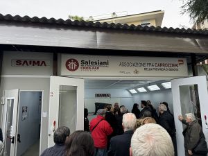 Formazione, inaugurata la cabina di verniciatura dell'officina dell'istituto Don Bosco. Al via corso per studenti e 12 migranti