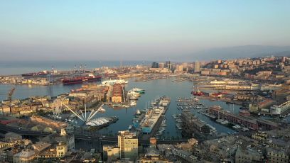 Comunali a Genova, il freddo weekend delle decisioni a sinistra. E la destra attacca