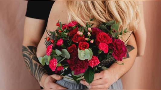 San Valentino 2025, i fiori si confermano il regalo più gettonato dagli italiani