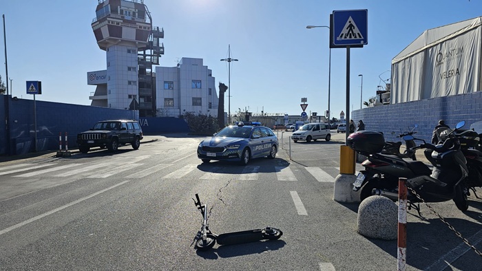 Genova, cade dal monopattino in strada: grave ragazzo 20enne