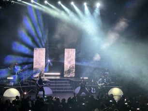 Genova, i Rockets conquistano il pubblico dell’Ivo Chiesa: rock spaziale e luci laser 