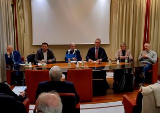 Stop ai lavori domenicali e risarcimenti, primi risultati per il ribaltamento a mare a Sestri Ponente