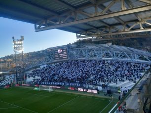 Spezia-Pisa infiamma i tifosi, lo stadio Picco verso il tutto esaurito: il derby stavolta vale la serie A