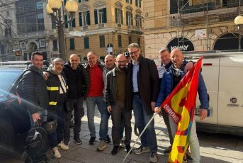 Declassamento Aeroporto, Giordano (M5S) protesta con il sindacato: "Perderemo il 20% degli antincendio"