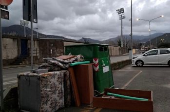 Abbandono illegale di rifiuti a Sestri Levante, individuati e denunciati i responsabili
