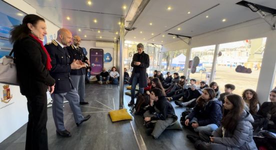 Sicurezza online, a Genova la tappa di “Una Vita da Social” con Polizia Postale e scuole