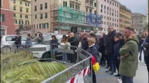 Donna travolta da una palma, cittadini riuniti in un minuto di silenzio per Francesca Testino