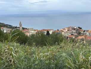 Benvenuti in Liguria tra i fiori e le ricette di Cipressa aspettando la Milano-Sanremo