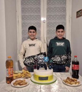 Gemelli scomparsi a Genova, disperata ricerca a Sampierdarena, famiglie e amici in allerta