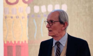 Giorgio Griffa, tra luce e memoria: a Genova la grande mostra “Dipingere l’invisibile”