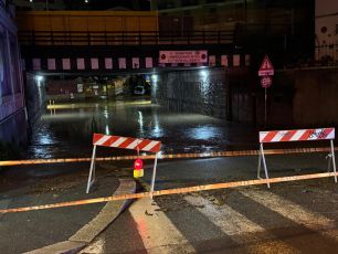 Nubifragio nella notte, sottopassi allagati e disagi in diversi quartieri di Genova
