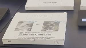 Genova, foto dei cani in cerca di padrone sui cartoni della pizza: "Così facilitiamo l'adozione"