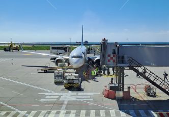 Genova, più voli per l’estate 2025: nuove rotte per Varsavia e Cracovia, potenziati i collegamenti con Parigi e Barcellona