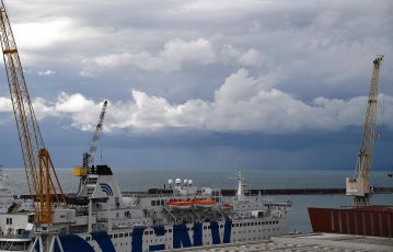 Cieli nuvolosi sulla Liguria ma senza piogge, miglioramenti in serata