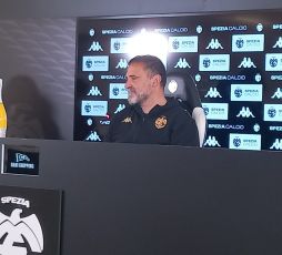 Spezia, D'Angelo non snobba la Sampdoria: "Ci giochiamo qualcosa di importante fino all’ultimo"