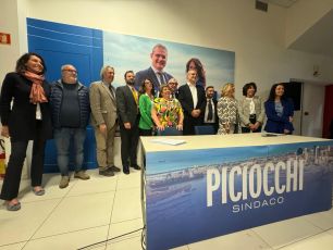 Municipi, il centrodestra presenta la squadra: nove candidati, equilibrio tra uomini e donne