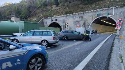 Scontro tra tre veicoli sull’A12, tratto chiuso e poi riaperto tra Recco e Nervi