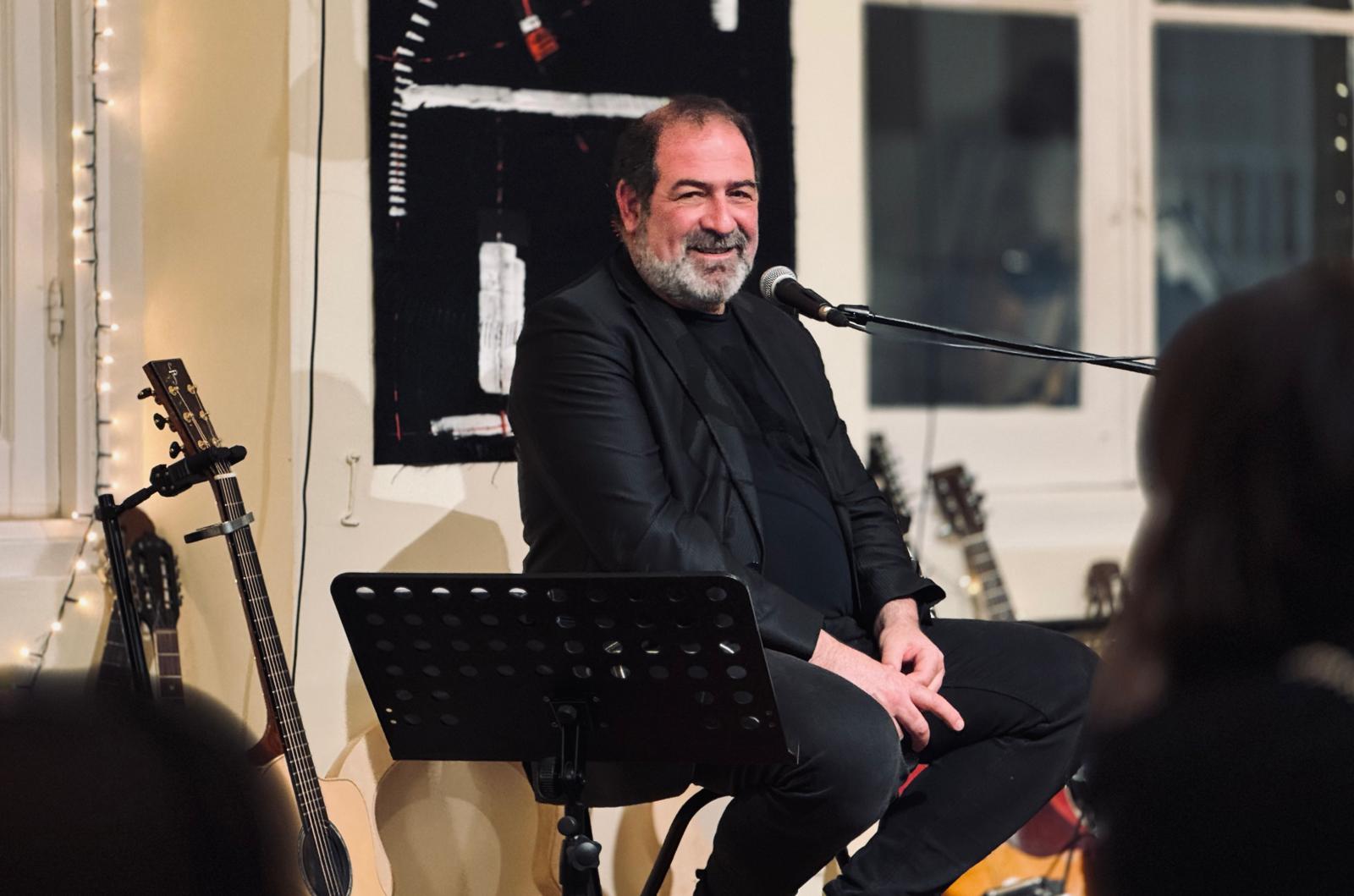 “La promessa della felicità”, Federico Sirianni e la colonna sonora di un viaggio interiore senza fine