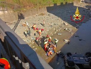 Rossiglione, auto precipita nel torrente Berlino: anziano in gravi condizioni