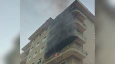 Genova, in fiamme terrazzo di un appartamento di Sampierdarena: danneggiate parti della casa