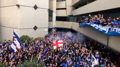 Sampdoria, migliaia di tifosi in corteo da Corte Lambruschini allo stadio