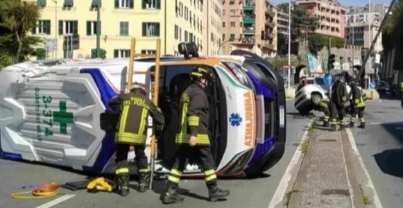 Genova, ambulanza distrutta: raccolta fondi dei volontari della Croce Verde di Quarto dei Mille