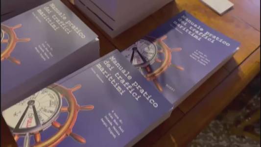 Genova, Assagenti continua le celebrazioni degli 80 anni e presenta il nuovo manuale: “Serve conoscenza per non temere il mare”