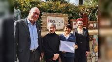 Alassio: nuova piastrella per il Muretto, a firmarla è la scrittrice Cristina Rava