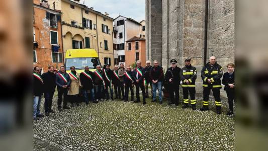 Imperia, valle Arroscia: inaugurato nuovo scuolabus, servirà undici Comuni