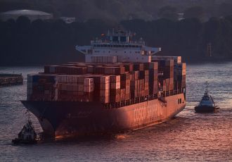 Nuove tariffe Usa contro le navi cinesi. La Cina minaccia contromisure e accusa Washington di atti discriminatori e non commerciali