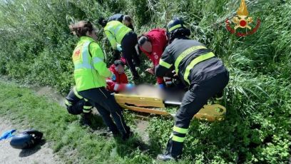 Sarzana, scontro su viale XXV Aprile, muore un motociclista di 59 anni