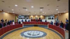 Morte Papa Francesco, silenzio in consiglio regionale. Balleari: "Fu l'uomo giusto al posto giusto"