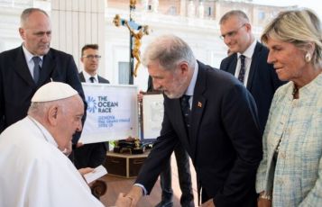 Funerali del Papa, Bucci: “La Liguria si unisce nel saluto a Francesco, grande uomo di umiltà”