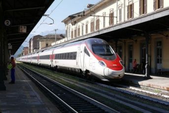 Ferrovie Federali Svizzere: al via trasformazione dei treni bipiano per migliorare il comfort