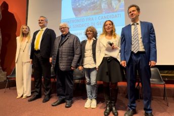 Sala Quadrivium, scontro tra visioni: Piciocchi e Salis si sfidano su giovani, lavoro e povertà