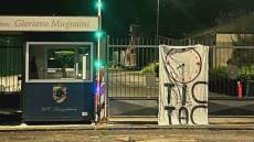 Sampdoria, striscione provocatorio ai cancelli di Bogliasco: "Timer che fa Tic Tac"