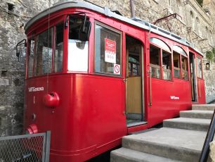 "Genova Verticale": un viaggio nel tempo tra immagini, storie e poesia 