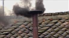 Conclave, altra fumata nera: a vuoto anche seconda e terza votazione per eleggere il Papa. Cardinale Re: "Potrebbe essere stasera"