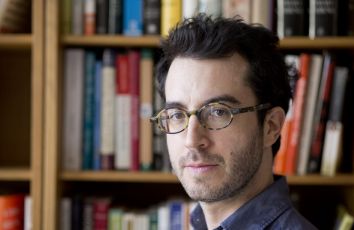Il Premio Primo Levi 2025 a Jonathan Safran Foer: Genova accoglie per la prima volta lo scrittore statunitense