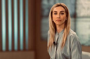 Silvia Salis firma il patto con i consumatori: confronto a Telenord su rifiuti, digitale e trasporto pubblico