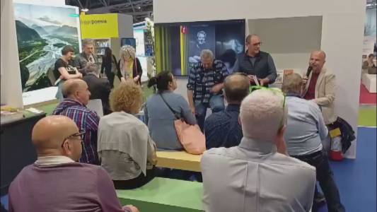 Successo per la Liguria al Salone del Libro: stand gremito e arte dal vivo