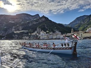 Regata Antiche Repubbliche Marinare, la squadra femminile di Genova trionfa ad Amalfi