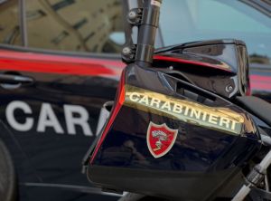 Genova, picchia il padre per avere denaro: 40enne denunciata dai Carabinieri