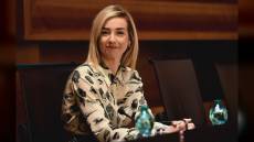 Silvia Salis chiude la campagna elettorale in Piazza della Vittoria: "Rispondiamo con il sorriso all'arroganza della destra"