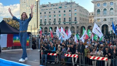 Piazza della Vittoria saluta la chiusura della campagna di Silvia Salis: "O vinciamo o perde Genova"