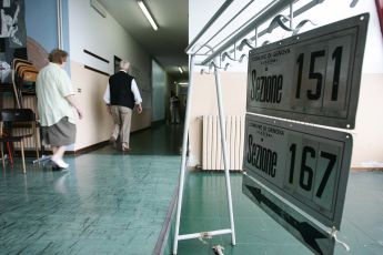 Genova, ultimi minuti per votare, alle 15 gli exit poll. Ieri affluenza al -5% rispetto al 2022