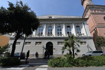 Genova, ragazza di 15 anni denuncia abusi a scuola: chiesto il processo per compagno sedicenne