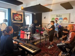 Stasera dalle 20.30 Scignoria! con Alfa, Tommy Cassi e la finalissima della Coppa Bampi