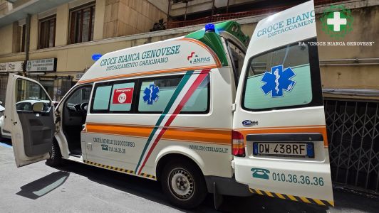 Donna travolta da uno scooter a Genova, traffico in tilt nell’ora di punta   