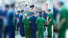 Gaslini, 12 ore e 50 professionisti per separare due gemelle siamesi nate in Burkina Faso